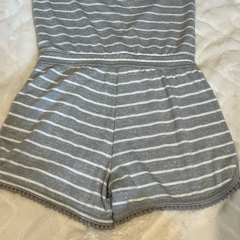 Girls Terry Romper Gray & White Abercrombie & Fitch Size 13/14 NWOT